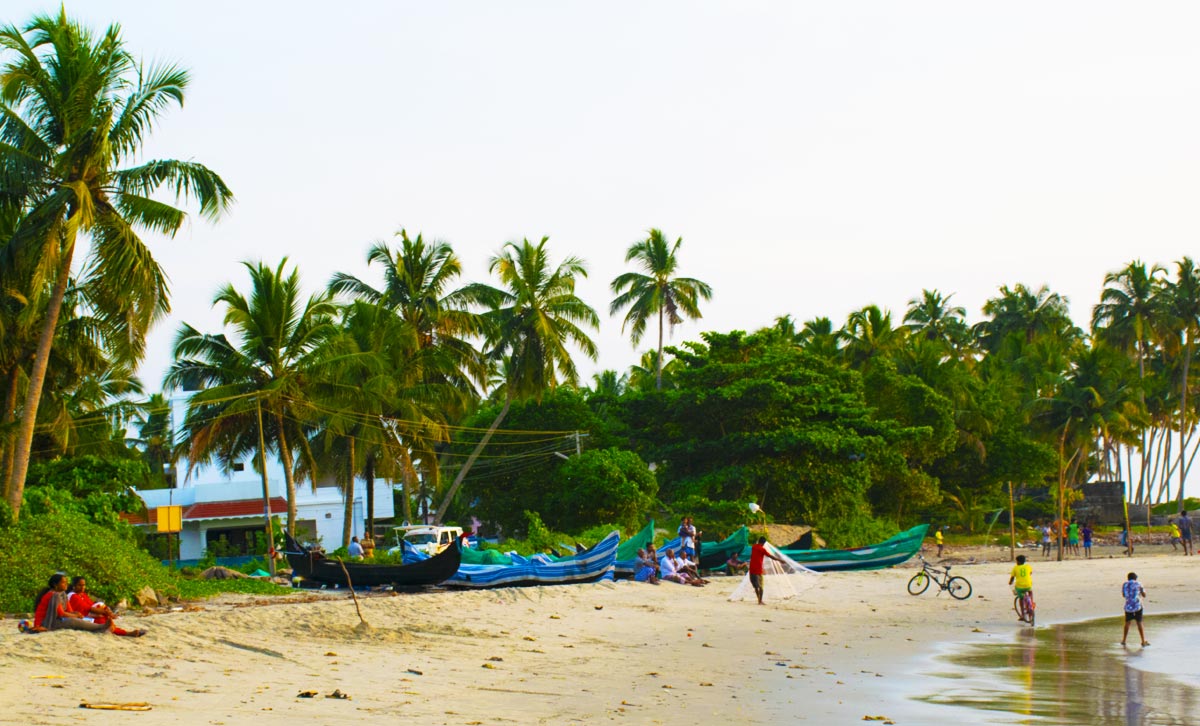 putenthodu-beach-voyage-kerala-inde-du-sud-aux-alentours-de-cochin-locaux-authentique-sauvage