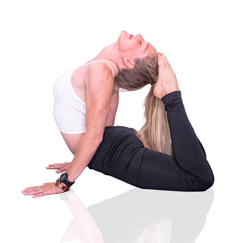 besson-loren-professeur-de-hatha-yoga-studio-yoga-et-asana-sète