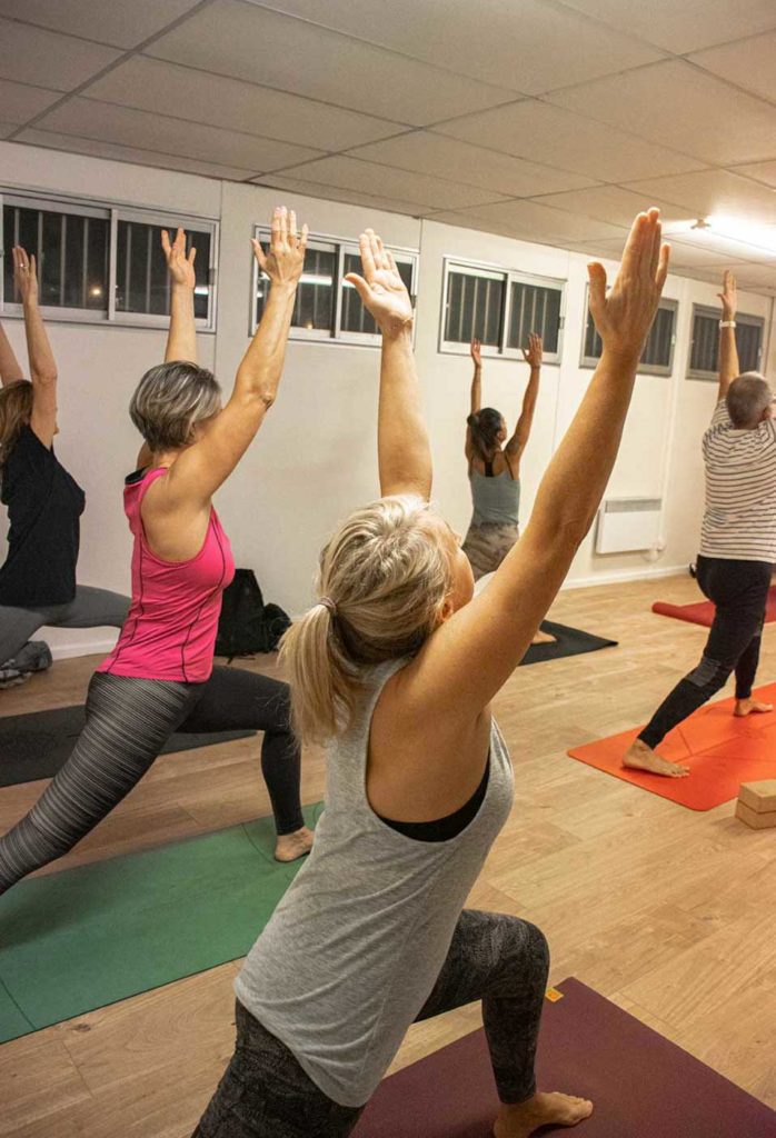 yoga-et-asana-sete-sète-studio-cours-collectifs-vinyasa-hatha-ashtanga-studio-relaxation-souplesse-flexibilité