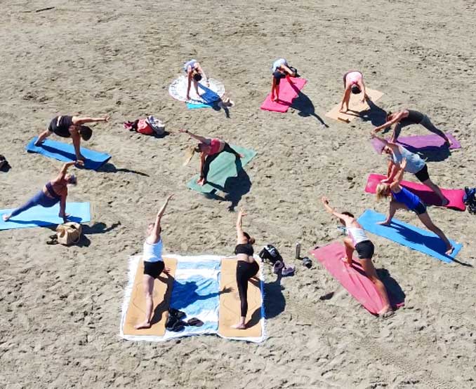 yoga-et-asana-sète-sete-cours-collectifs-hatha-vinyasa-plage-sable-meditation